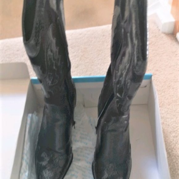 Black Fioretta-zip up boots - Picture 1 of 2